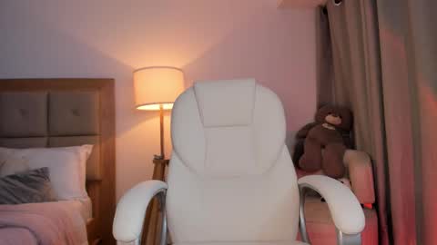 Bella Mia online show from 10.17.25