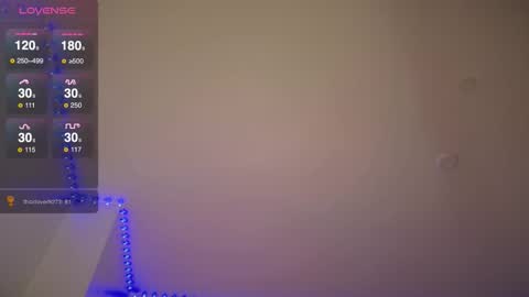 Snapshot of bellamonroee chatting on 10.28.25 Bella Monroe online show from 10.28.25