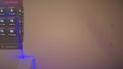 Snapshot of bellamonroee chatting on 12.01.25 Bella Monroe online show from 12.01.25