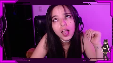 Bella Monteluna online show from 10.28.25