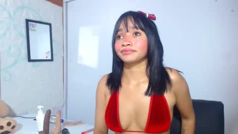 Snapshot of bellamy_sweet chatting on 01.26.25 bellamy online show from 01.26.25