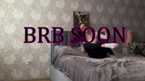 Snapshot of bellaparker_ chatting on 10.27.25 bellaparker_ online show from 10.27.25