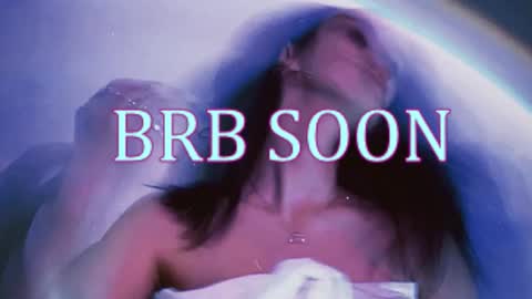 bellaparker_ online show from 11.25.25