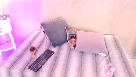 bellarooux online show from 12.16.25