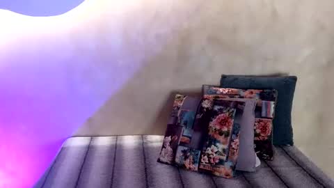 bellarooux online show from 12.17.25