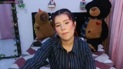 Snapshot of bellatrix_colen chatting on 12.17.25 Aleja online show from 12.17.25