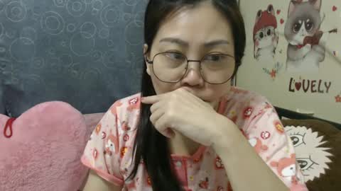 Snapshot of bellbabe chatting on 01.05.25 Bella online show from 01.05.25