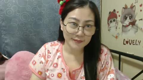 Snapshot of bellbabe chatting on 01.06.25 Bella online show from 01.06.25