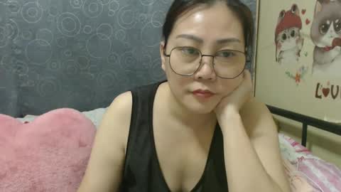 Snapshot of bellbabe chatting on 01.08.25 Bella online show from 01.08.25