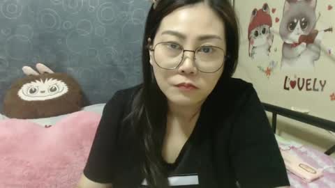 Snapshot of bellbabe chatting on 01.10.25 Bella online show from 01.10.25