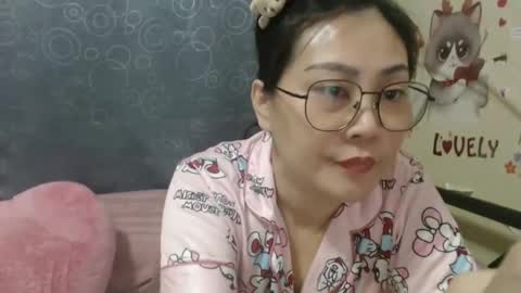 Snapshot of bellbabe chatting on 01.12.25 Bella online show from 01.12.25