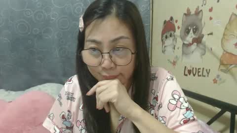 Snapshot of bellbabe chatting on 01.16.25 Bella online show from 01.16.25