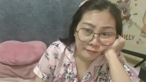 Snapshot of bellbabe chatting on 01.21.25 Bella online show from 01.21.25