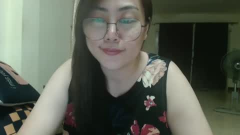 Snapshot of bellbabe chatting on 02.17.25 Bella online show from 02.17.25