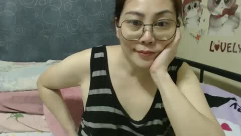 Snapshot of bellbabe chatting on 02.23.25 Bella online show from 02.23.25