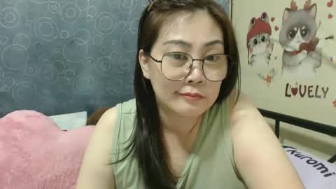 Snapshot of bellbabe chatting on 03.04.25 Bella online show from 03.04.25