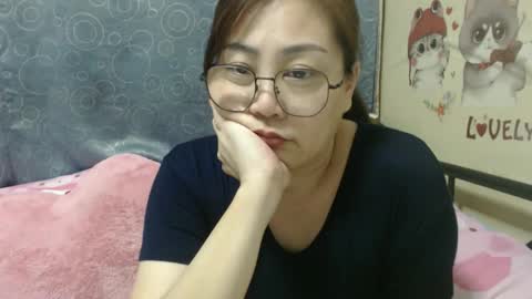 Snapshot of bellbabe chatting on 03.12.25 Bella online show from 03.12.25