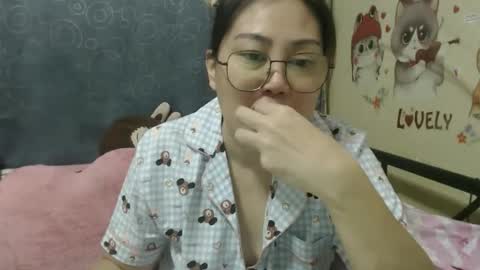 Snapshot of bellbabe chatting on 09.10.25 Bella online show from 09.10.25