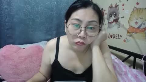 Snapshot of bellbabe chatting on 09.20.25 Bella online show from 09.20.25