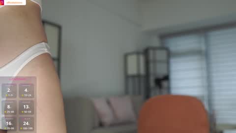 Snapshot of belle_adrienne chatting on 11.19.25 Belle Adrienne IG online show from 11.19.25