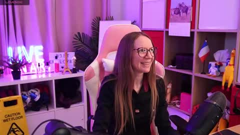 Snapshot of belle_alice chatting on 03.26.26 Alice online show from 03.26.26