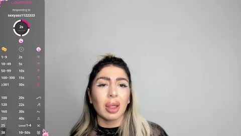 Snapshot of belle_hallle chatting on 12.05.24 LucyJelly online show from 12.05.24