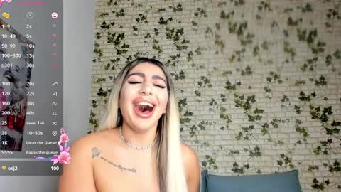 Snapshot of belle_hallle chatting on 12.07.24 LucyJelly online show from 12.07.24