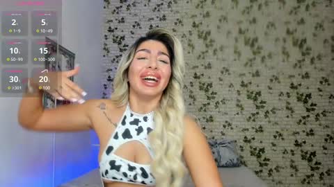 Snapshot of belle_hallle chatting on 03.10.25 LucyJelly online show from 03.10.25