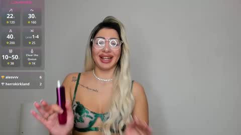 Snapshot of belle_hallle chatting on 03.11.25 LucyJelly online show from 03.11.25