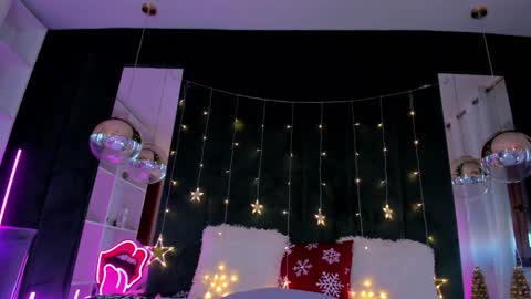 Snapshot of belle_kim chatting on 01.06.25 Kim online show from 01.06.25