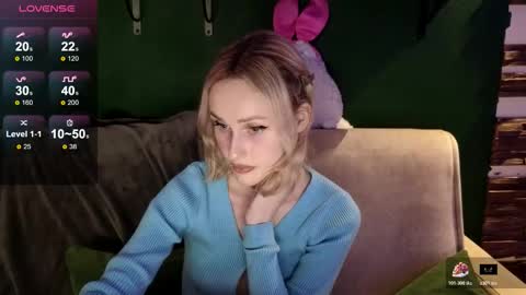 Snapshot of belle_vill chatting on 12.21.25 Belle online show from 12.21.25