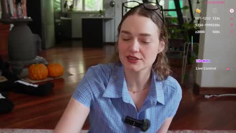 Snapshot of bellebabyboo chatting on 11.05.25 BELLE online show from 11.05.25