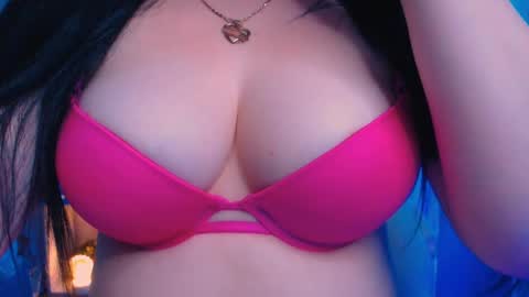 Snapshot of bellelovexx chatting on 12.12.24 Hello I am kind friendly and cute girl online show from 12.12.24