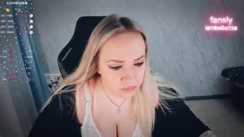 Your Annabelle Wolf  online show from 02.04.26