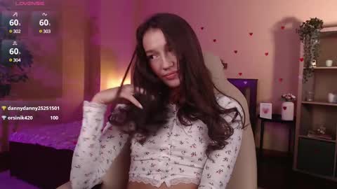 Snapshot of bellla_haddid chatting on 02.18.25 Bella online show from 02.18.25