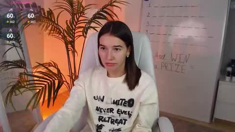 Snapshot of bellla_haddid chatting on 11.07.25 Bella online show from 11.07.25