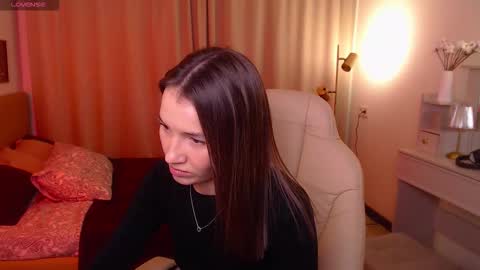 Snapshot of bellla_haddid chatting on 11.21.25 Bella online show from 11.21.25