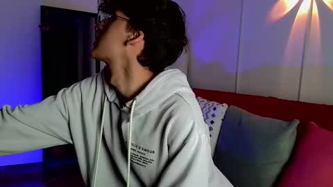 Neon online show from 09.29.25