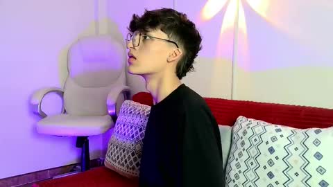 Neon online show from 10.15.25