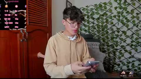 Neon online show from 12.01.25