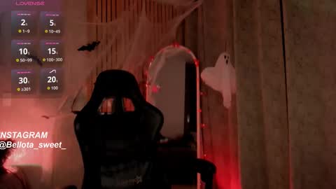 Snapshot of bellota_sweet chatting on 10.28.25 Bella online show from 10.28.25