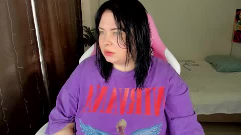 LinaBoo online show from 10.28.25