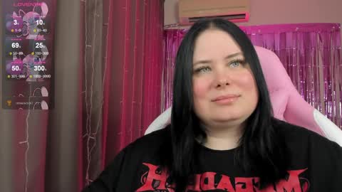 LinaBoo online show from 04.28.26