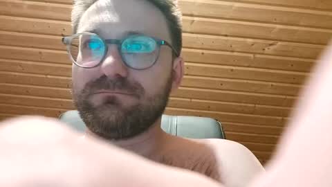 Snapshot of ben00189 chatting on 01.05.25 ben00189 online show from 01.05.25