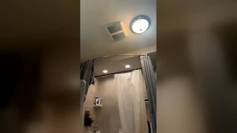 Snapshot of ben_dover10 chatting on 12.14.25 Ben online show from 12.14.25