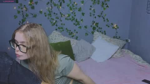 KENDALL  NATHAN online show from 04.19.26