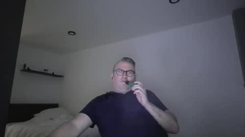bengiles81 online show from 04.26.26