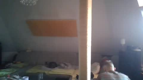 Snapshot of benizio_ chatting on 12.08.24 benizio online show from 12.08.24