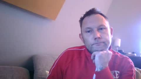 Snapshot of benizio_ chatting on 12.23.24 benizio online show from 12.23.24