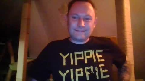 Snapshot of benizio_ chatting on 12.27.24 benizio online show from 12.27.24